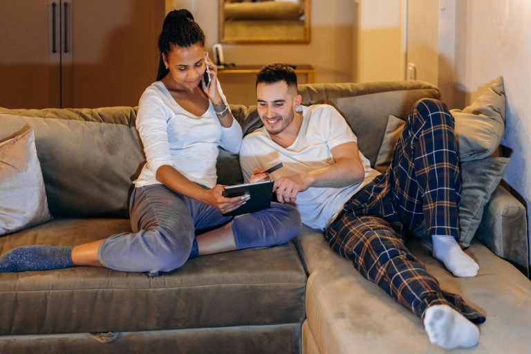 Tips for Shopping Stylishly While Staying on Budget