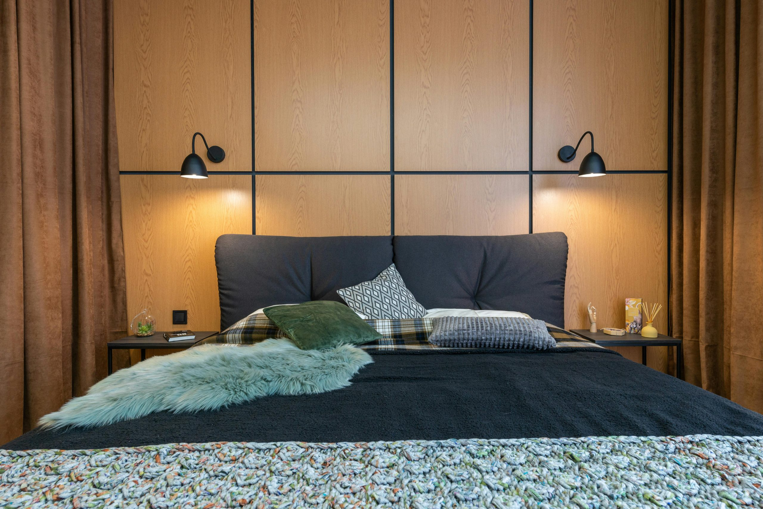 Voice-Controlled Lighting Gadgets Creating Ambient Home Settings