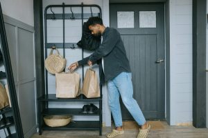 Shopping Online Versus In-Store: What Drives Final Decisions?
