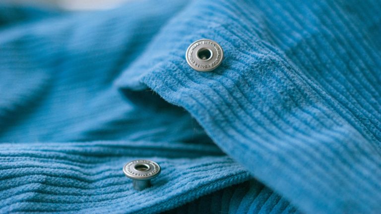 Smart Fabrics That React to Environment in Real Time