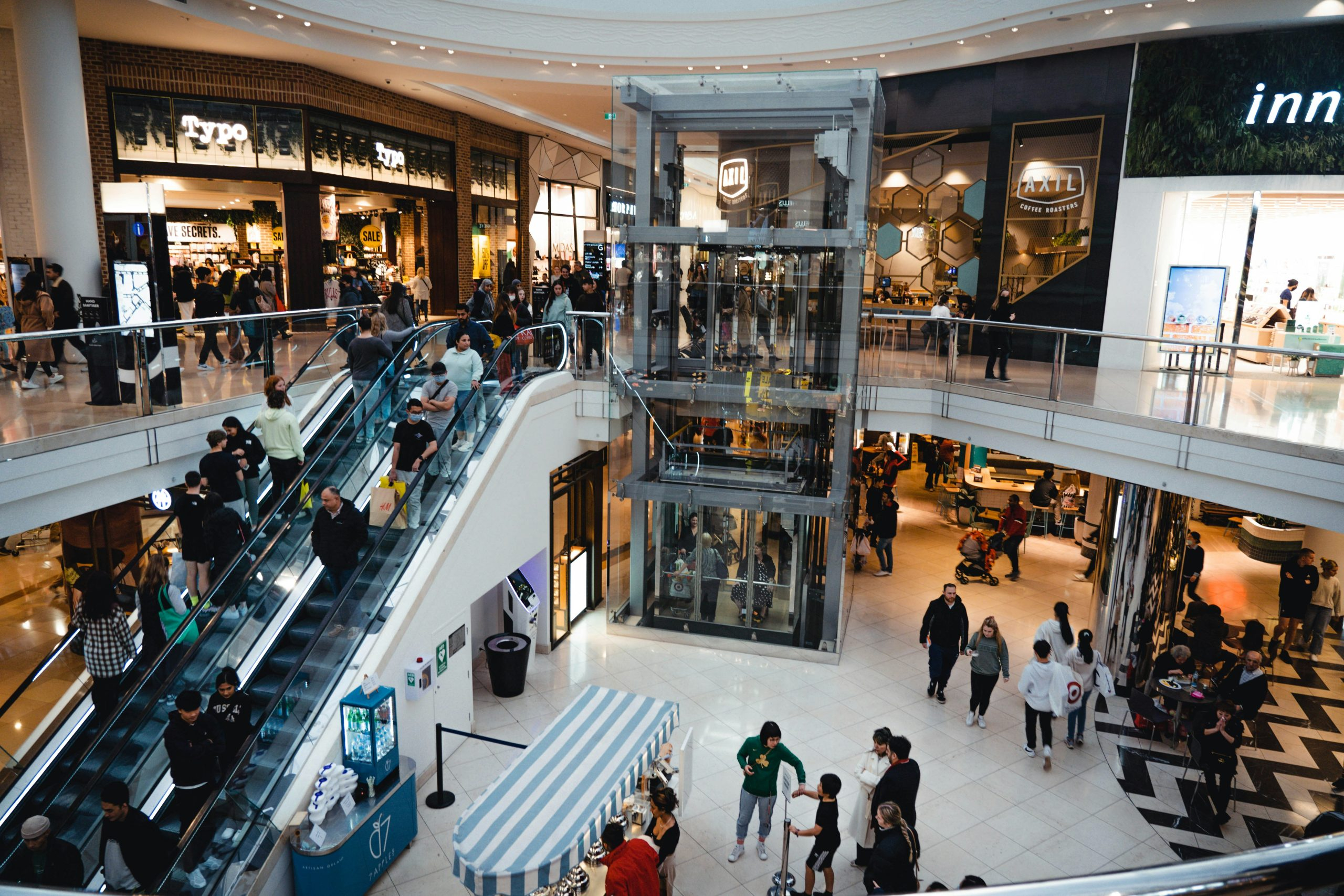 How Holiday Shopping Habits Differ Across World Cultures