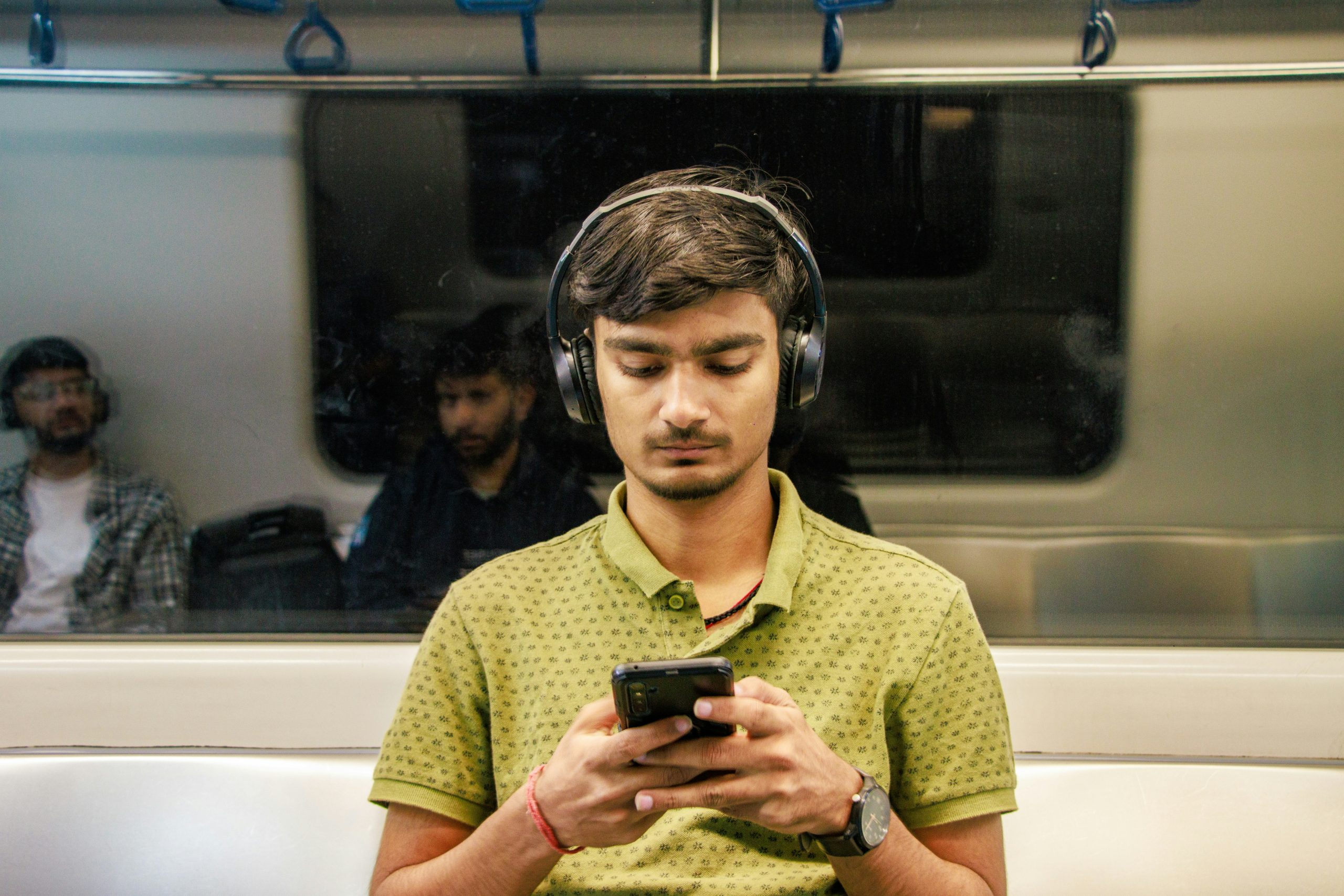 Why Noise-Canceling Gadgets Are a Travel Necessity